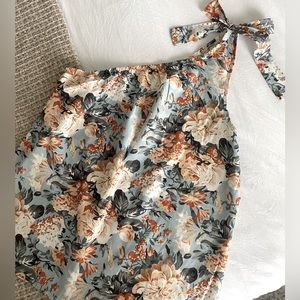 One shoulder floral top - size S